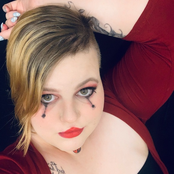 Meet your Posher, Deanna - Picture 1 of 1